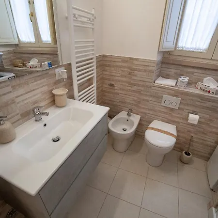 アパート La Dimora Di Ilios ラクイラ